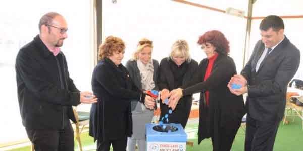 Marmaris'te kapak toplama kampanyas�