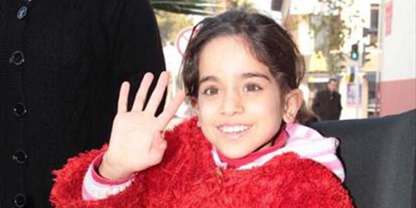 Zeynep'in yüzü gülüyor