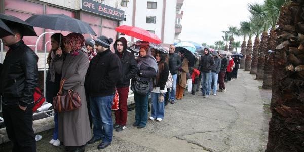 Açık öğretim öğrencilerinin kimlik çilesi