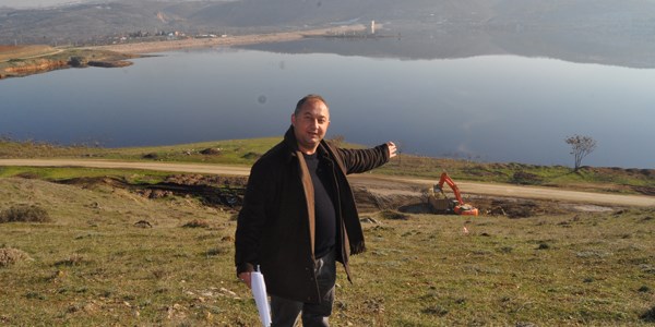 Baraj manzaralı tripleks köy