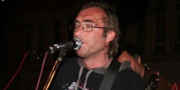 Yanan evden ��kamad�