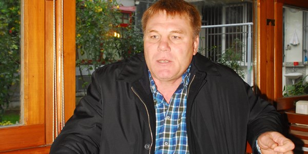 Eski şampiyondan protokol tekpisi