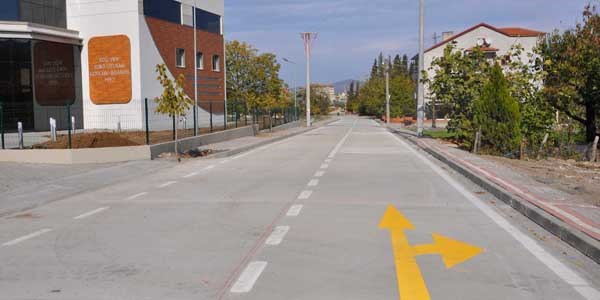 Kocaeli B�y�k�ehir Belediyesi yol �al��malar�na devam ediyor