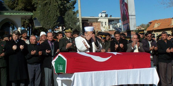 Baba oca��nda son yolculu�una u�urland�