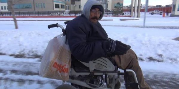 Akülü tekerlekli sandalye ile soğukta 16 kilometre