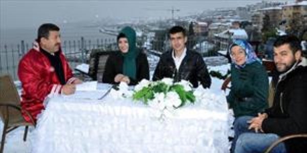 Unutulmaz g�nde, unutulmaz nikah