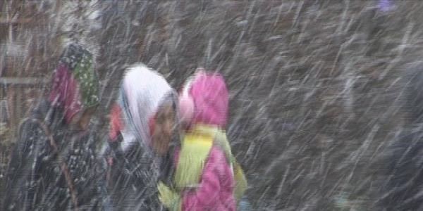 Zonguldak'ta vatanda�lar kara haz�rl�ks�z yakaland�