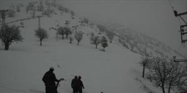Kar ya���� 10 k�y� elektriksiz b�rakt�