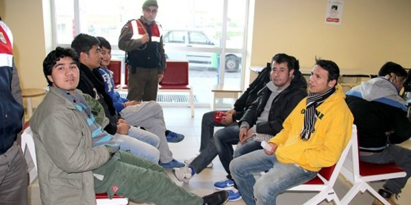 Ezine'de ka�ak operasyonu