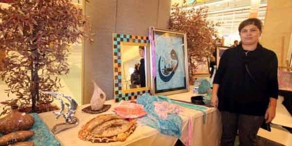 Ebru sanat� bu kez ah�ap ve cama yans�d�