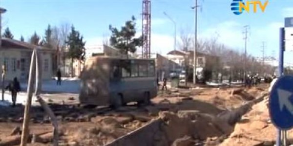 Doğalgaz borusundaki patlama yolu ikiye yardı/ Video