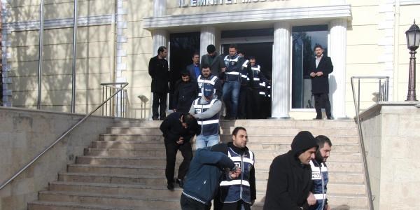 3 ilde kaçakçılık operasyonu: 11 gözaltı