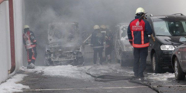İstanbul Emniyetini otoparkında korkutan yangın