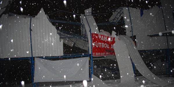 Ordu'da i� yerlerinin �at�s� ��kt�