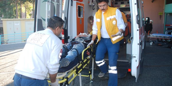 Bo�az�ndan b��aklanan �ah�s belediyeye s���narak hayat�n� kurtard�