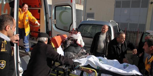 Av tüfeği elinde patlayan genç ağır yaralandı