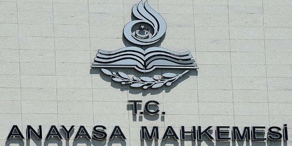 Anayasa Mahkemesi'nden 5 partiye suç duyurusu