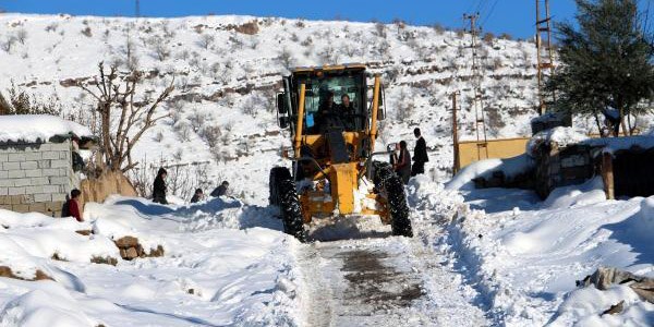 Şırnak'ta 93 köy yolu kapalı