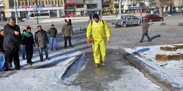 Belediye'den buzlanmalara karşı önlem