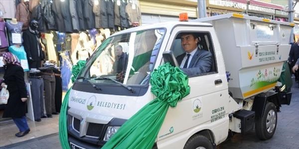 Çarşının çöplerini çevreci araçlar toplayacak
