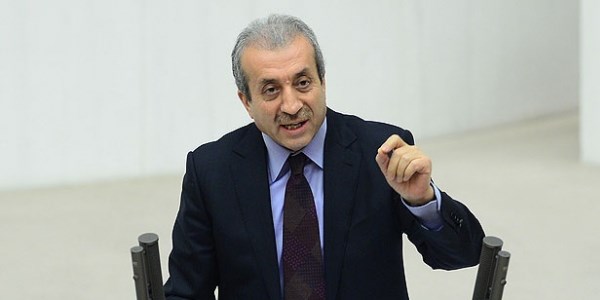 Eker: Makamımda kimse zehirlenmedi