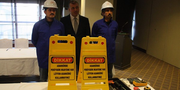 K�rm�z� etiketli asans�rlere dikkat