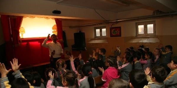 Diş sağlığının önemini izleyerek öğrendiler