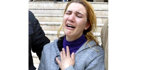Ağlaya ağlaya cezaevine gitti