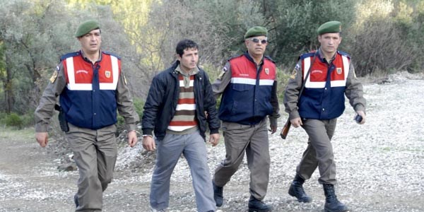 'Çok pişmanım beni kandırdılar'