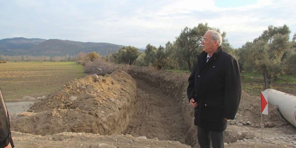 Burhaniye'de yağmur suyu drenaj çalışması