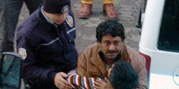 Hırsızlık şüphelileri, adliyeye ağlayarak girdi
