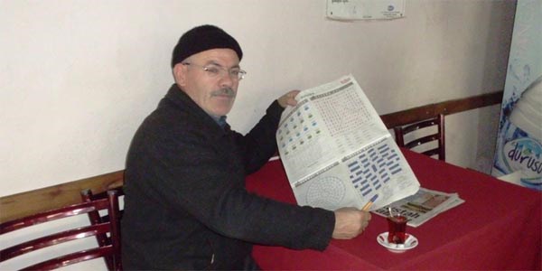 Okuma yazma bilmiyor ama tüm bulmacaları çözüyor