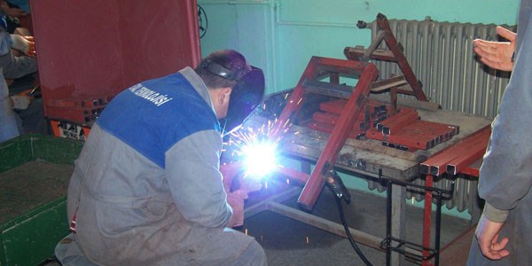Teknik ve Endüstri Meslek Lisesi, bacasız fabrika gibi