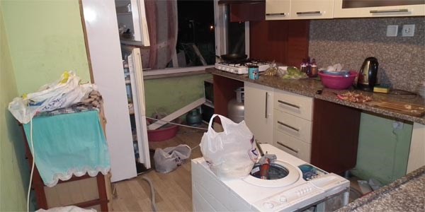 Patlayan sprey kutusu evi savaş alanına çevirdi