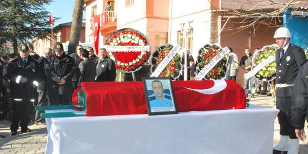 Kazada hayatını kaybeden emniyet amiri toprağa verildi