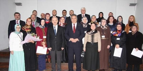 Aile eğiticileri sertifikalarını aldı