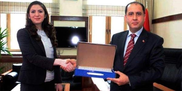 Valiye eğlenceli soru bankasını anlattı