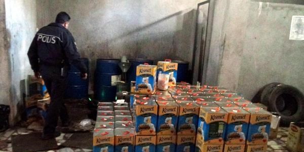 Suriye'ye götürülmek üzere hazırlanan 150 teneke pamuk yağı ele geçirildi