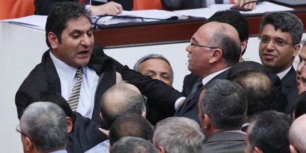 Özdal Üçer: Sizi vururum