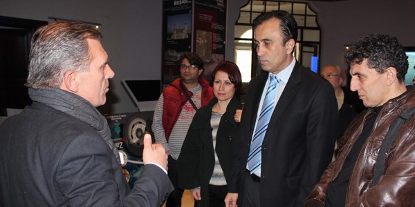 Doktorlar sanal otobüsle Manisa'yı gezdi