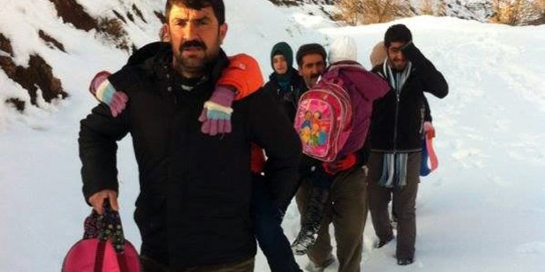 Veli sırtında taşımalı eğitim