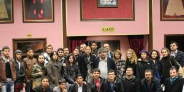 KO-MEK'ten kursiyerlerine tiyatro �enli�i