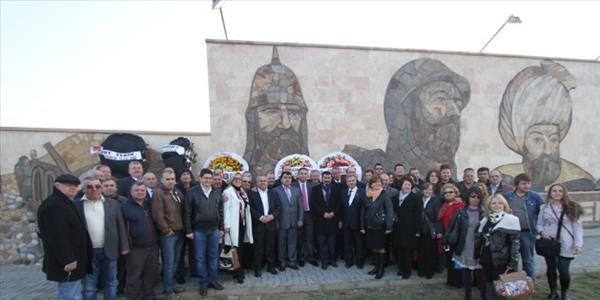 Göç Anıtı'nda duygusal anma