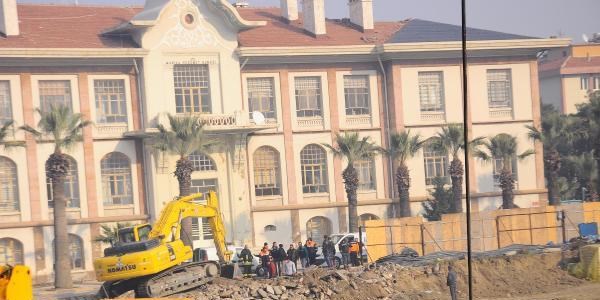 İş makinesi doğalgaz borusunu deldi