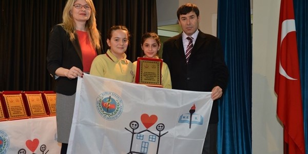 Adana'da 28 okul beyaz bayrak ald