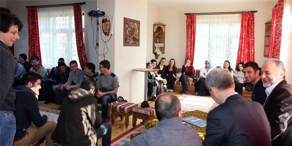 Balkanlı öğrenciler Balkan Kültür Evi'nde buluştu