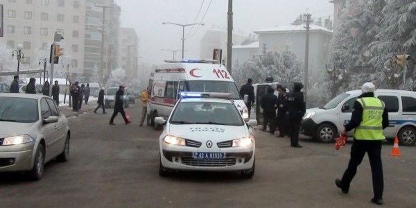 Öğretmenleri taşıyan minibüs devrildi: 4 yaralı