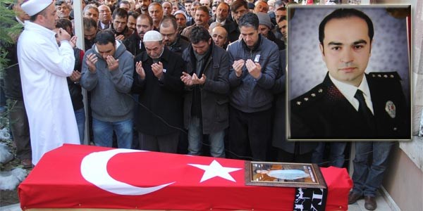 �ntihar eden amir o�lunun do�um g�n�nde topra�a verildi