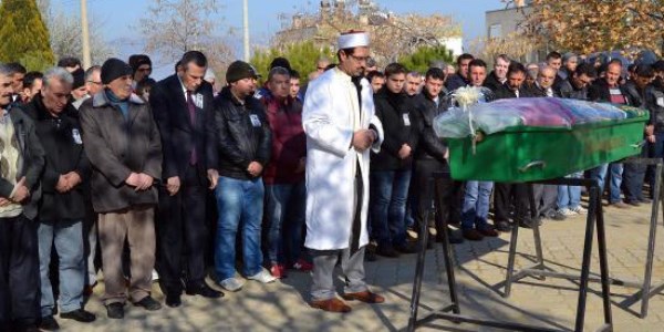 �niversiteli Tu�ba, son yolculu�una u�urland�