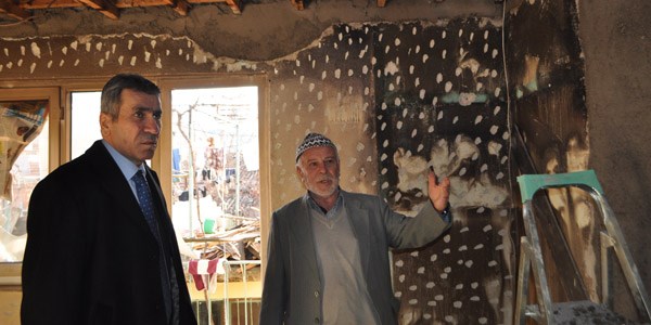 Demirci'de evleri yanan aileye kaymakam sz